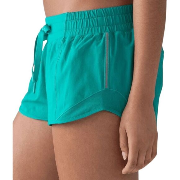 LULULEMON ATHLETICA Hotty Short Short (2 1/2') in Viridian Green Size 6 - Picture 1 of 7